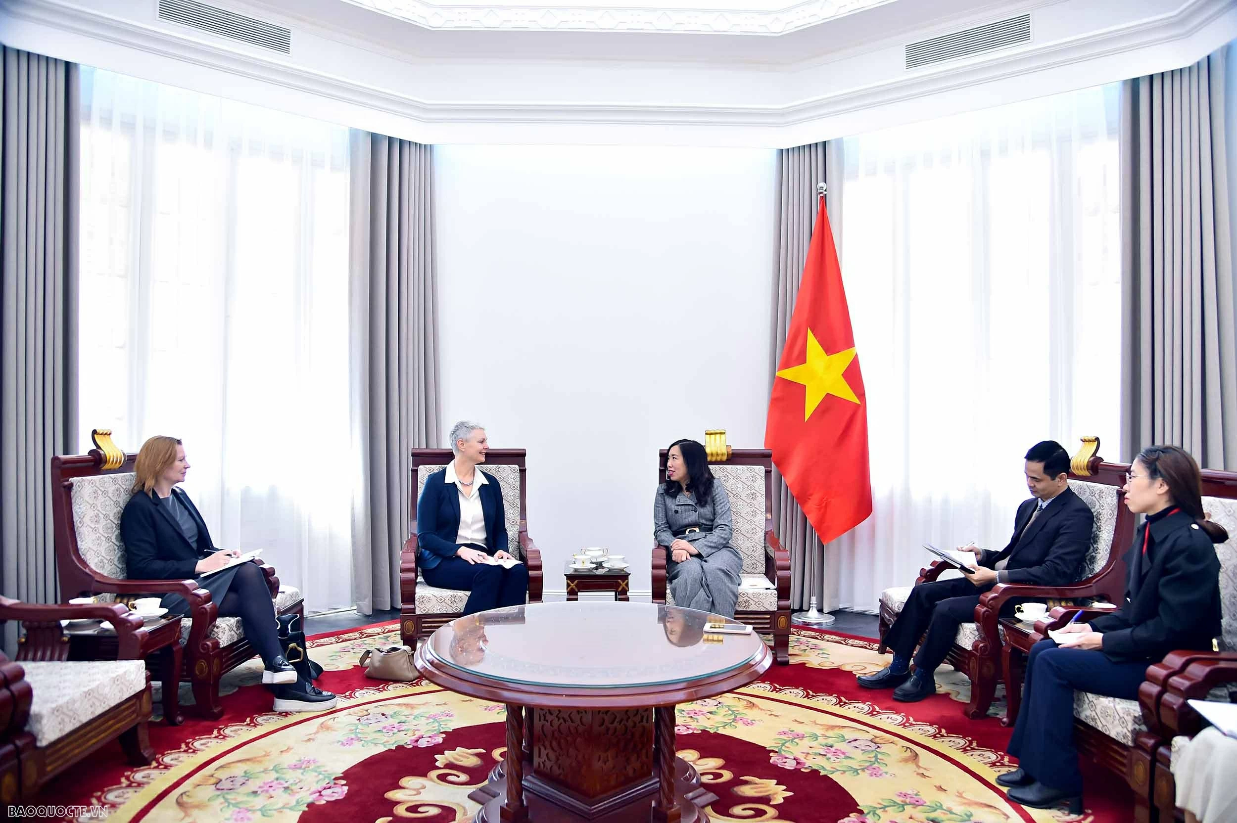 Thứ trưởng Ngoại giao Lê Thị Thu Hằng tiếp Đại sứ Na Uy Thứ trưởng Ngoại giao Lê Thị Thu Hằng tiếp Đại sứ Na Uy