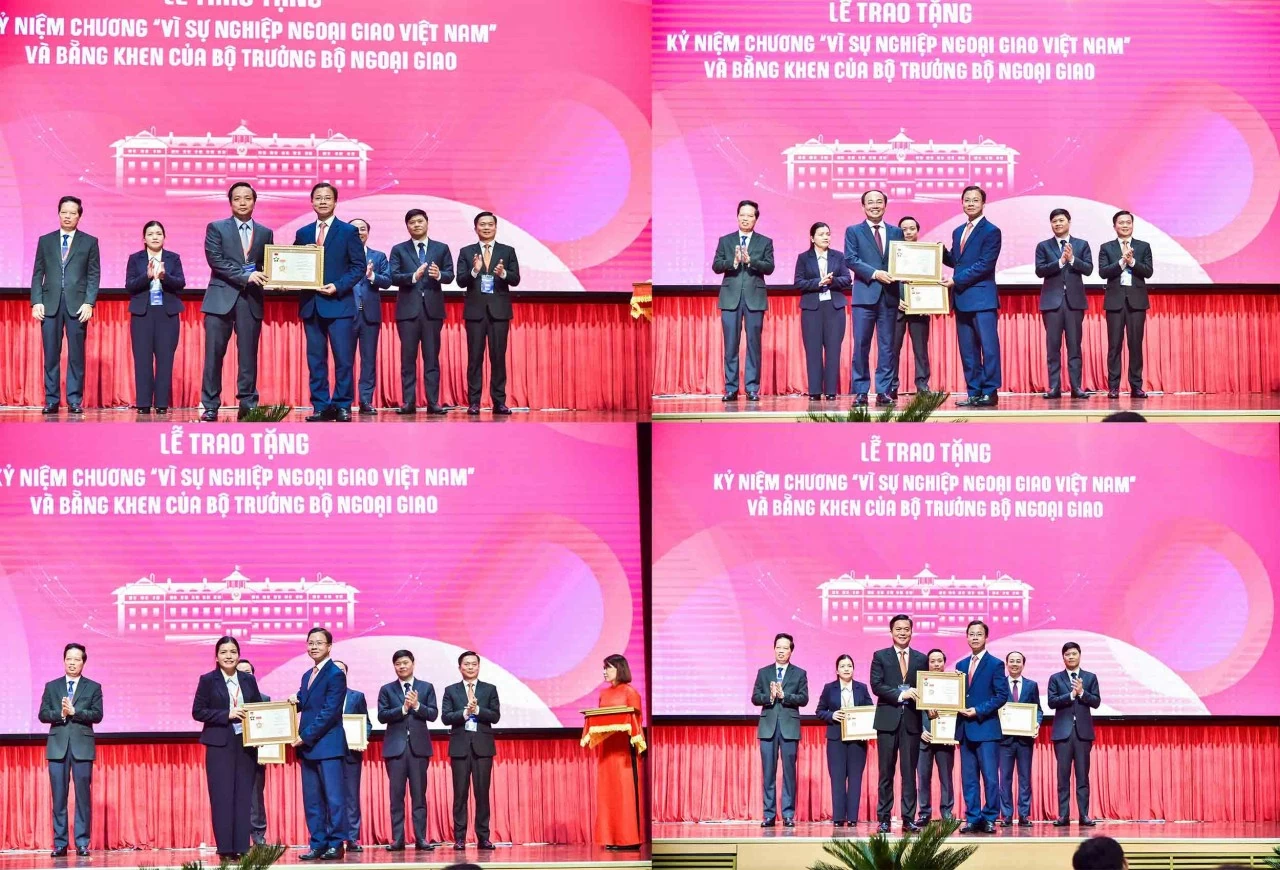 Lễ trao tặng Kỷ niệm chương “Vì sự nghiệp Ngoại giao Việt Nam” và Bằng khen của Bộ trưởng Ngoại giao