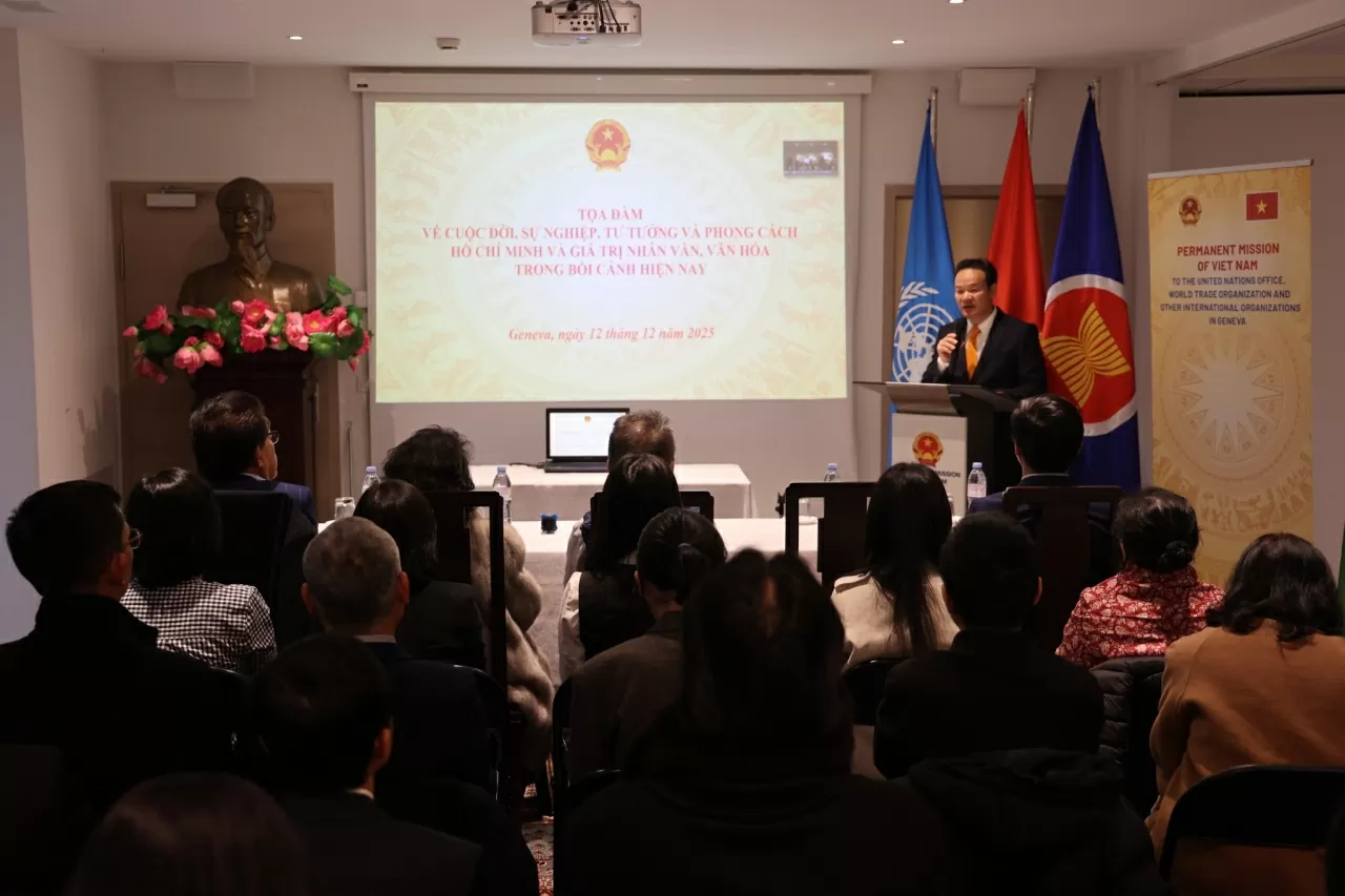 Không khí trang trọng và xúc động tại Tọa đàm tôn vinh Chủ tịch Hồ Chí Minh tại Geneva Không khí trang trọng và xúc động tại Tọa đàm tôn vinh Chủ tịch Hồ Chí Minh tại Geneva