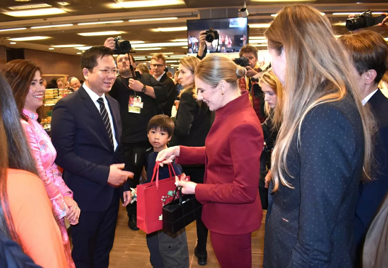 Hội chợ từ thiện quốc tế SHOM 2025: Thúc đẩy tình hữu nghị, giao lưu kết nối văn hóa Hội chợ từ thiện quốc tế SHOM 2025: Thúc đẩy tình hữu nghị, giao lưu kết nối văn hóa