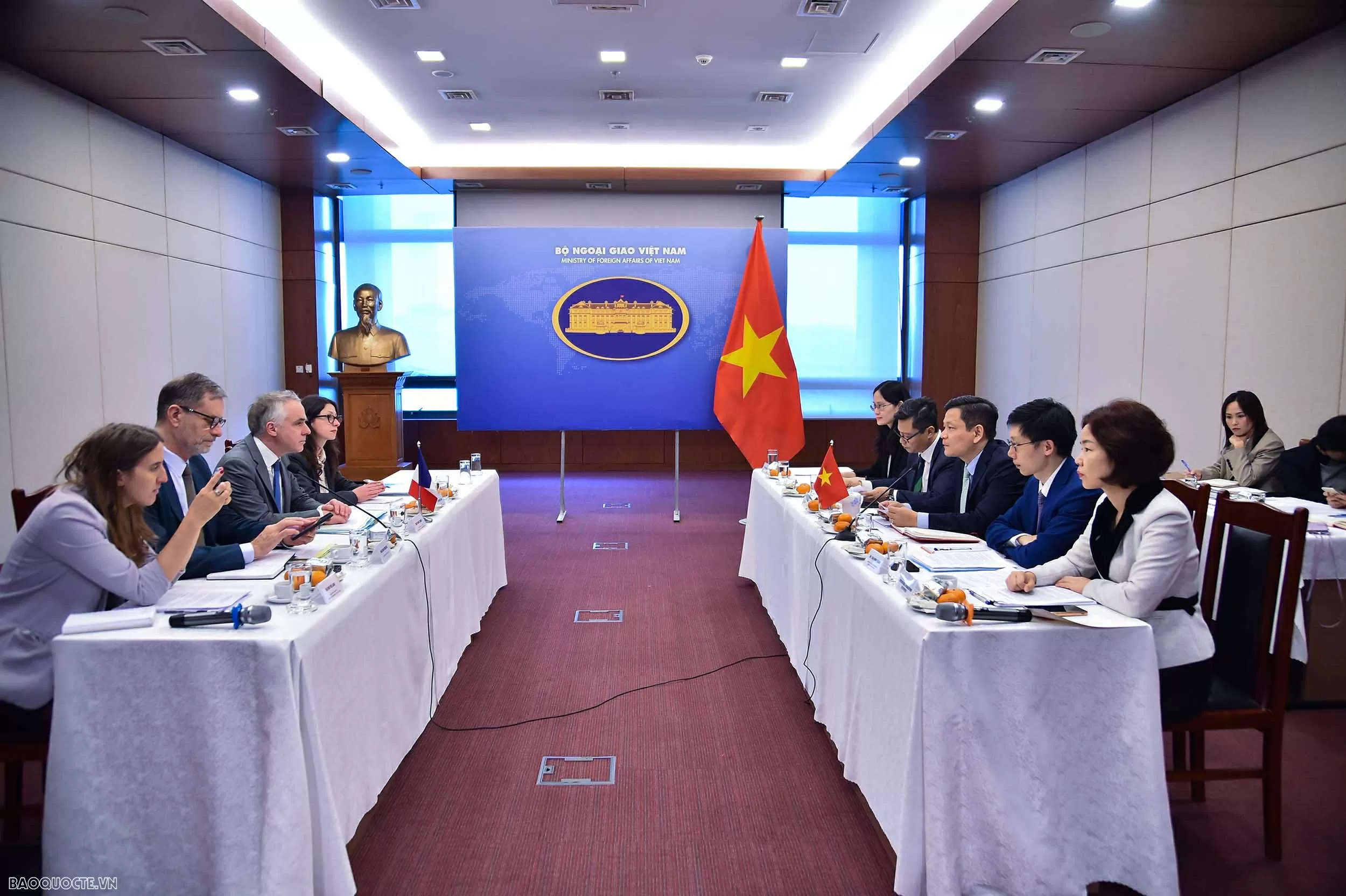 Thứ trưởng L&ecirc; Thị Thu Hằng tiếp Vụ trưởng Vụ &Aacute; - &Uacute;c, Bộ Ngoại giao Ph&aacute;p