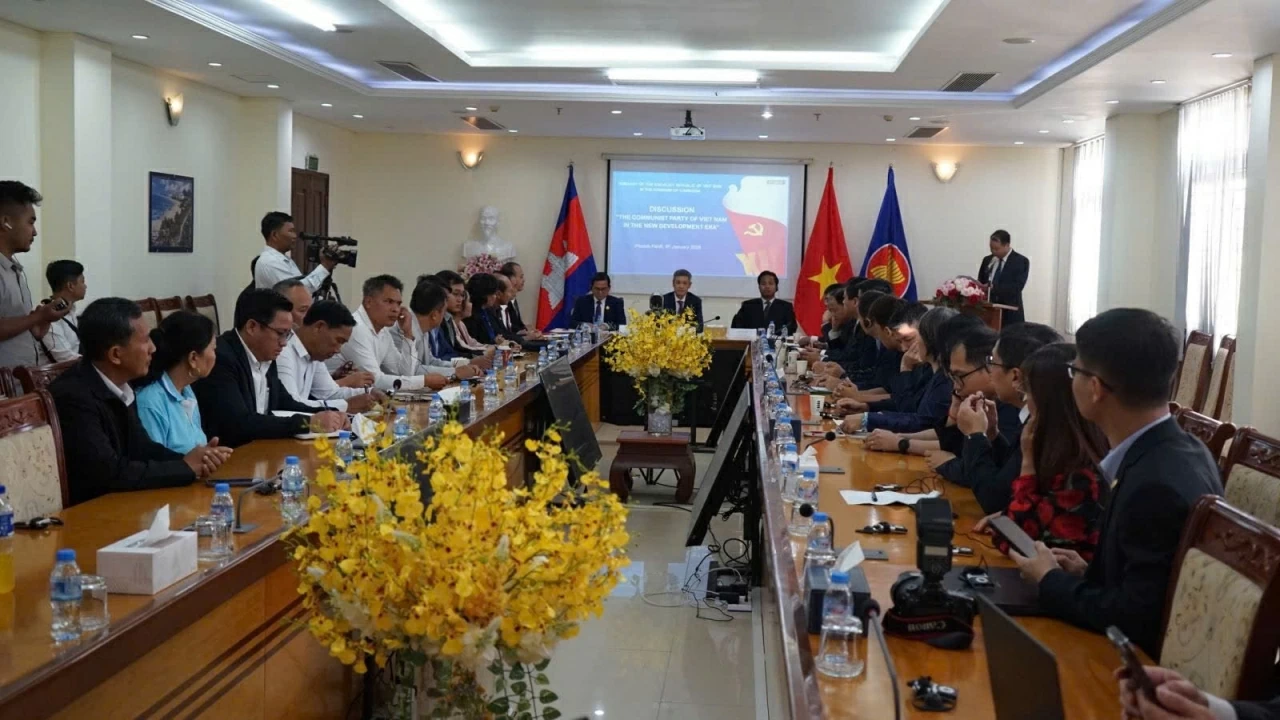 Tọa đ&agrave;m &ldquo;Đảng Cộng sản Việt Nam trong kỷ nguy&ecirc;n ph&aacute;t triển mới&rdquo;. (Nguồn: ĐSQ Việt Nam tại Campuchia)