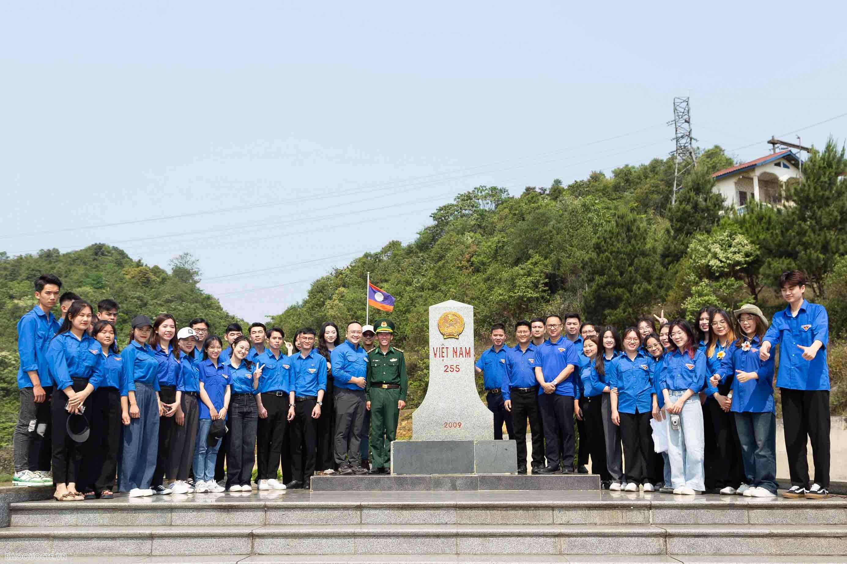 Ngọn lửa thi đua – tôi luyện bản lĩnh ngoại giao Việt Nam