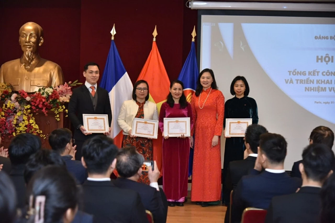 Lễ kỷ niệm 96 năm ng&agrave;y th&agrave;nh lập Đảng Cộng sản Việt Nam tại Ph&aacute;p