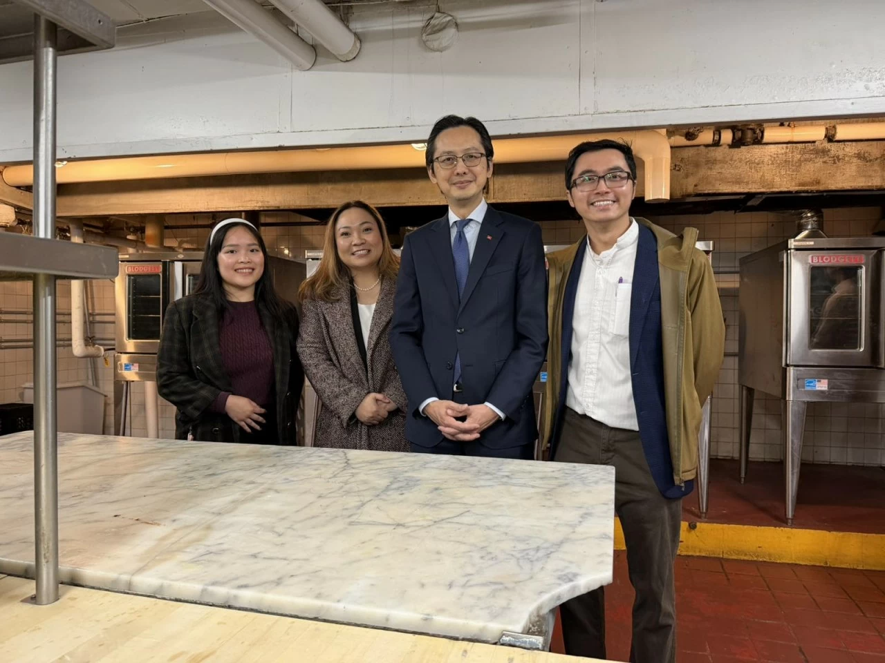 Thăm nơi Bác Hồ từng làm việc tại Boston (Hoa Kỳ) nhân dịp kỷ niệm 136 năm ngày sinh của Người Thăm nơi Bác Hồ từng làm việc tại Boston (Hoa Kỳ) nhân dịp kỷ niệm 136 năm ngày sinh của Người