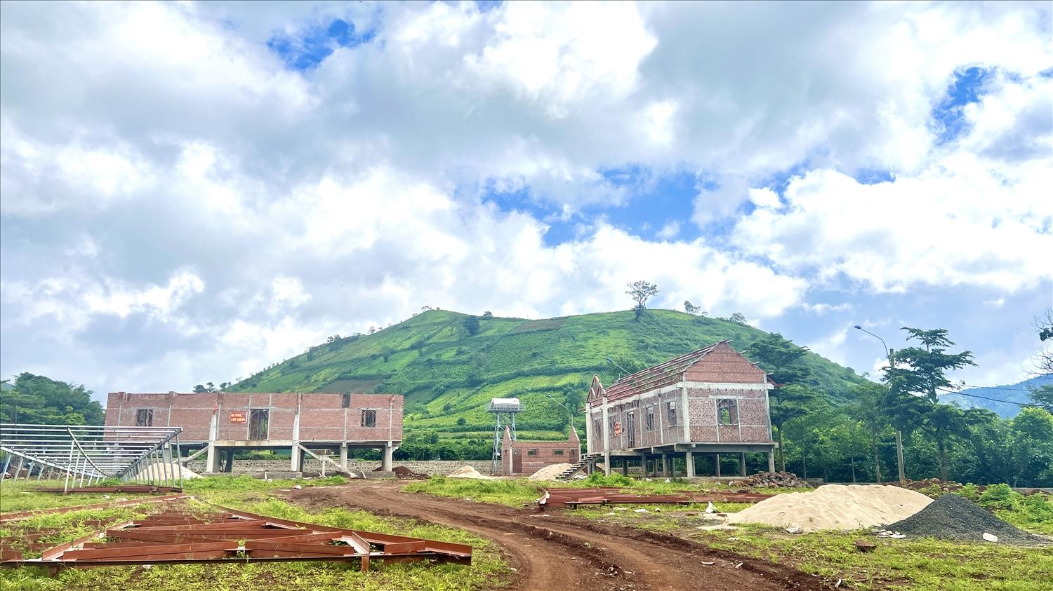 Công trình tạm dừng thi công nhằm điều chỉnh quy hoạch, đảm bảo hài hòa cảnh quan, gìn giữ giá trị văn hóa truyền thống của địa phương Công trình tạm dừng thi công nhằm điều chỉnh quy hoạch, đảm bảo hài hòa cảnh quan, gìn giữ giá trị văn hóa truyền thống của địa phương