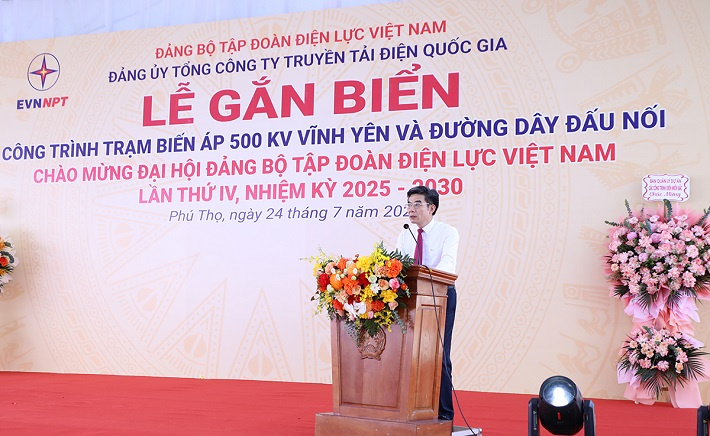 Lễ gắn biển công trình