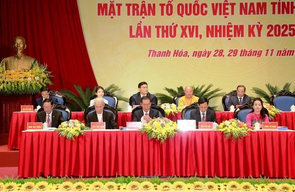 Đoàn Chủ tịch điều hành Đại hội. (ảnh Minh Hiếu)