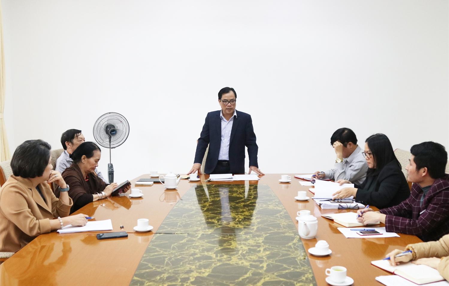 Ông Cát Ngọc Trình - Trưởng phòng Phật giáo chủ trì cuộc họp