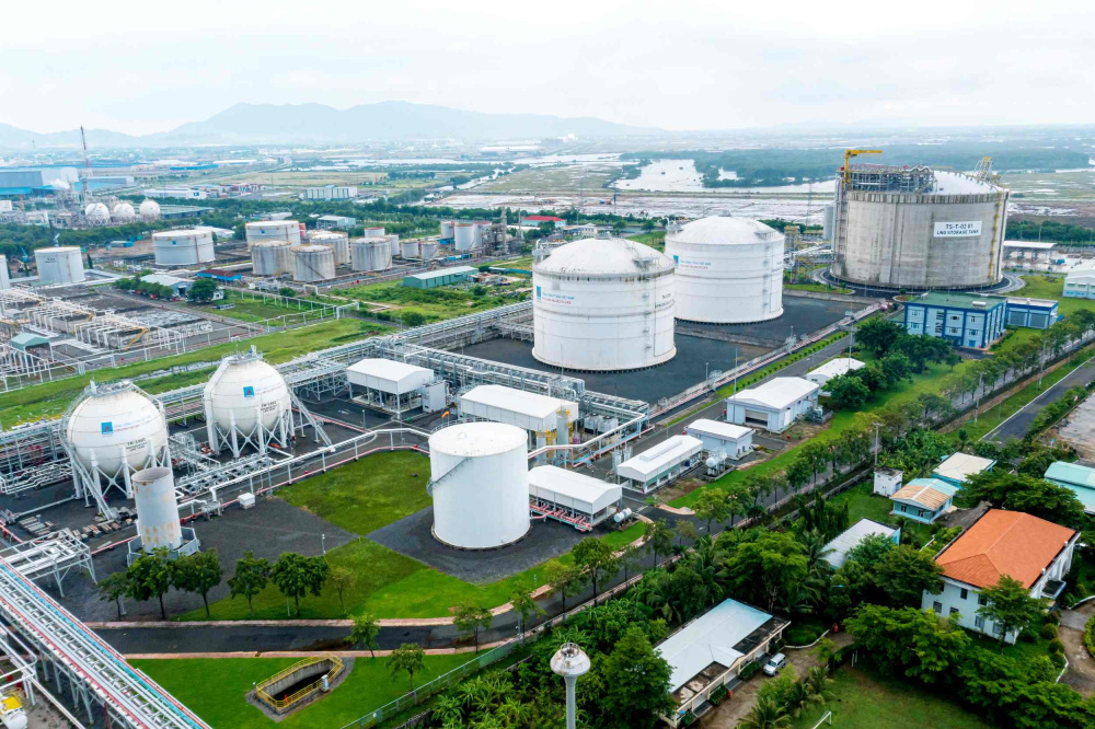 Phát triển năng lượng gắn chặt với bảo vệ môi trường, bảo đảm phát triển năng lượng theo hướng tăng trưởng xanh và bền vững, ứng phó hiệu quả với biến đổi khí hậu.