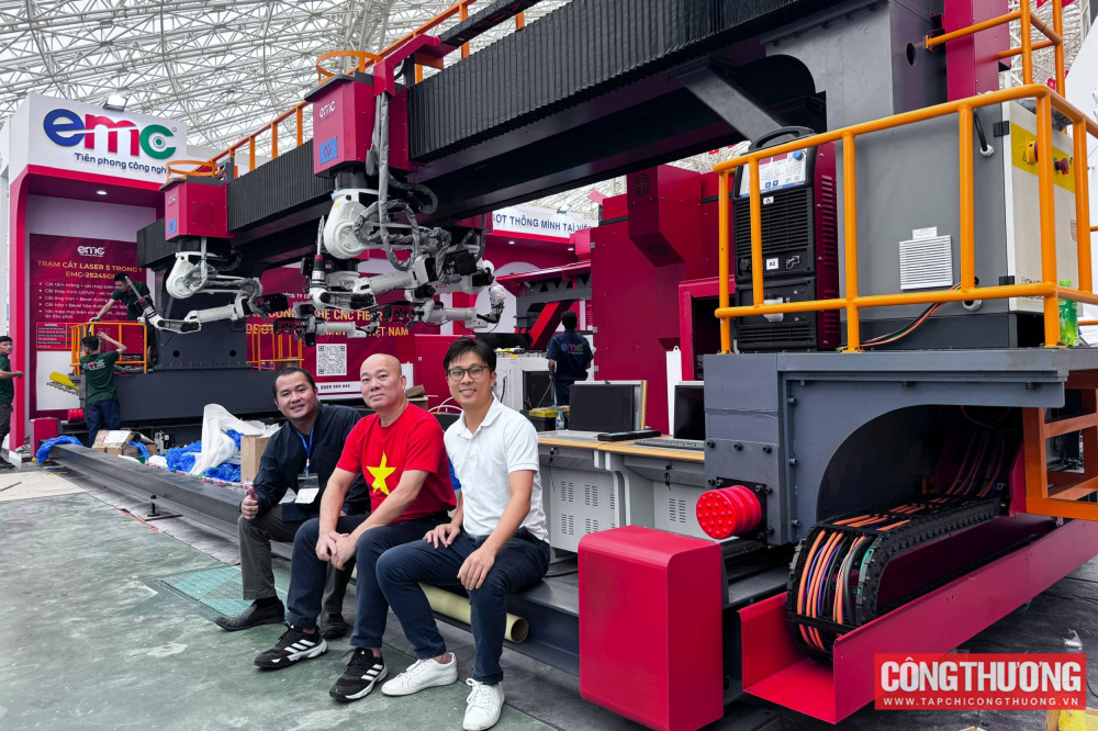 Khu trưng bày “Khởi nghiệp kiến quốc” trong khuôn khổ Triển lãm các thành tựu kinh tế - xã hội toàn quốc với chủ đề “Rạng rỡ Việt Nam - 80 năm hành trình Độc lập - Tự do - Hạnh phúc” tại Trung tâm Triển lãm Việt Nam, Hà Nội