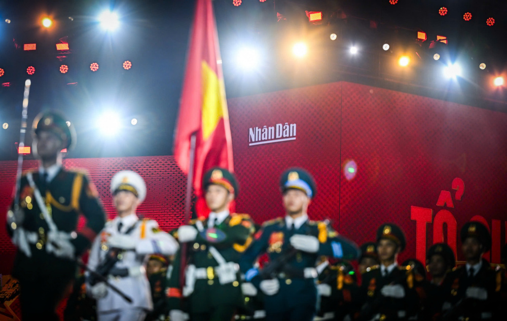 Mỹ Đình rực sáng, sẵn sàng cho đêm diễn ‘Tổ quốc trong tim’