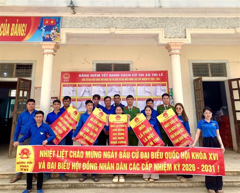 Cử tri ở xã biên giới Tri Lễ (Nghệ An) hân hoan chờ đón ngày bầu cử đại biểu Quốc hội và Hội đồng nhân dân các cấp