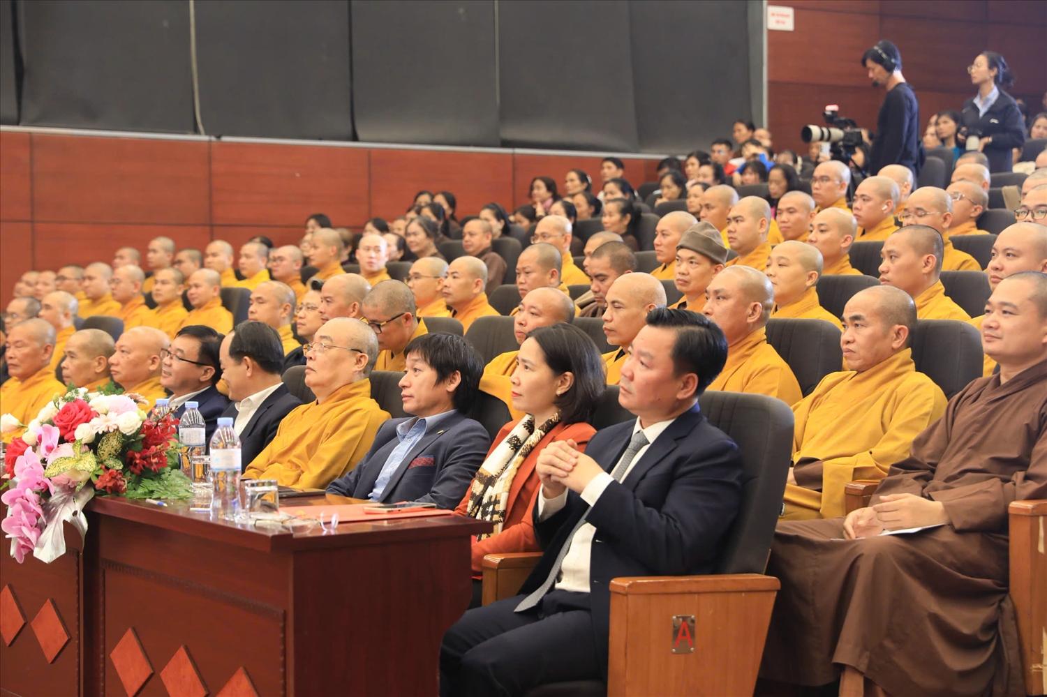 Các đại biểu tham dự hội nghị