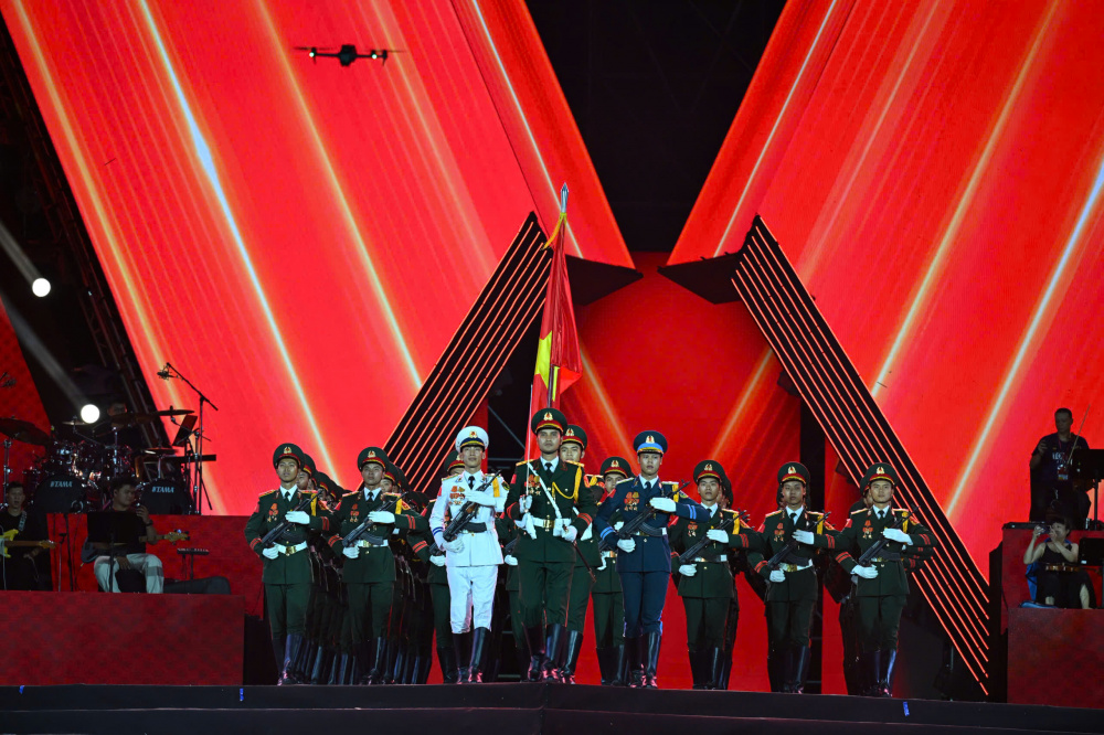 Mỹ Đình rực sáng, sẵn sàng cho đêm diễn ‘Tổ quốc trong tim’