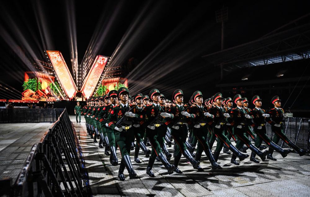 Mỹ Đình rực sáng, sẵn sàng cho đêm diễn ‘Tổ quốc trong tim’