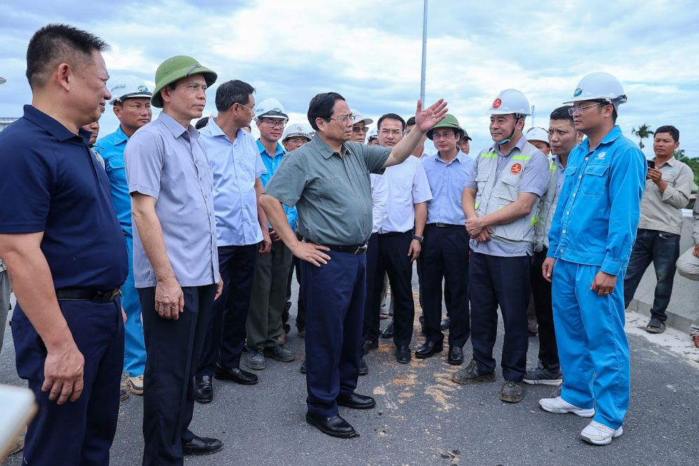 Thủ tướng yêu cầu chủ đầu tư, nhà thầu tiếp tục 