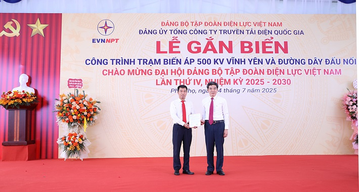 Lễ gắn biển công trình