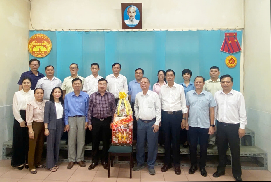 Đoàn công tác lãnh đạo Sở Dân tộc và Tôn giáo TP. Hồ Chí Minh thăm Hội quán Tuệ Thành