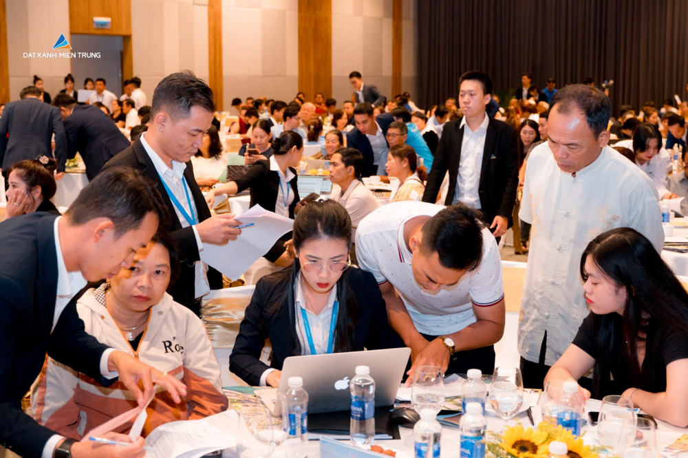 Không khí giao dịch sôi động tại sự kiện mở bán dự án Solera Quy Nhơn 