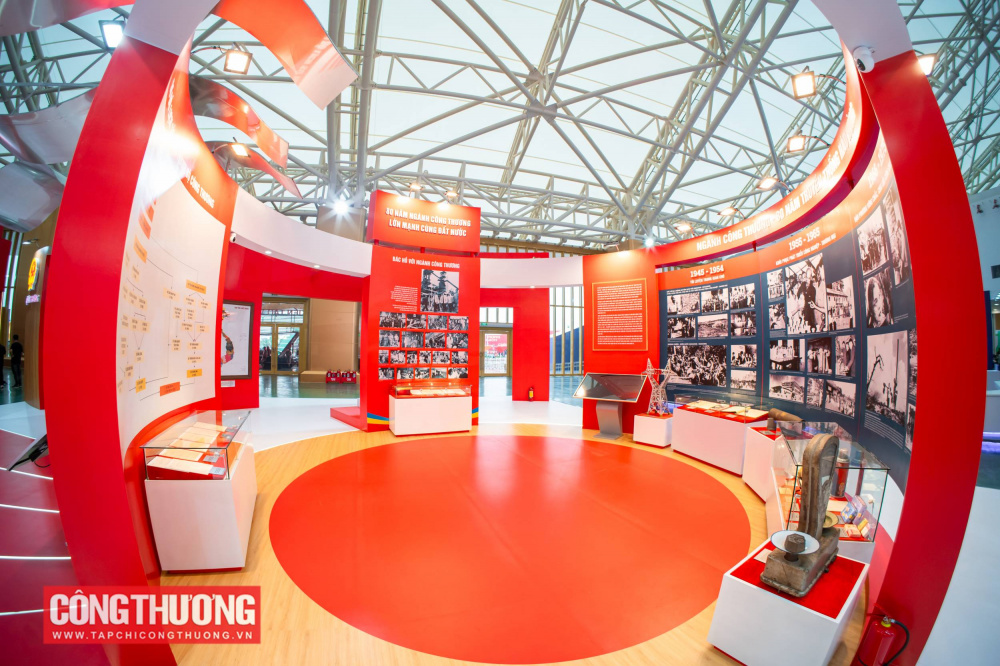 Khu vực Ngành Công Thương - 80 năm lịch sử hào hùng tại triển lãm thành tựu ngành Công Thương
