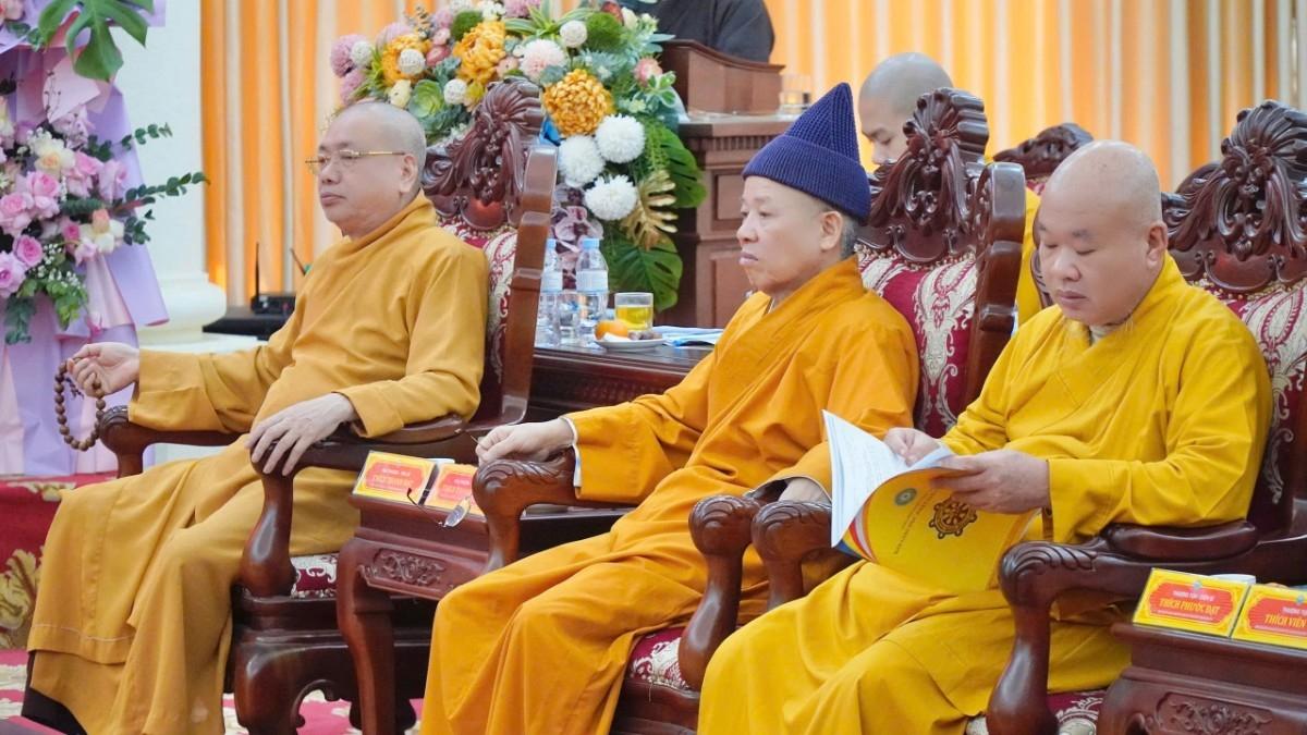 Chư tôn đức Hội đồng Điều hành ba Học viện tham dự Hội nghị