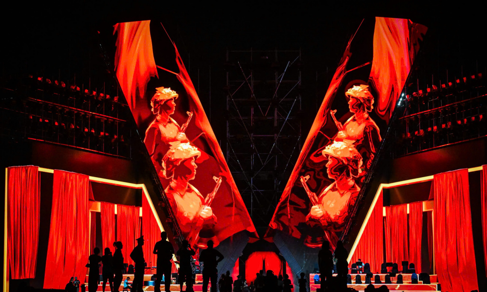 Mỹ Đình rực sáng, sẵn sàng cho đêm diễn ‘Tổ quốc trong tim’