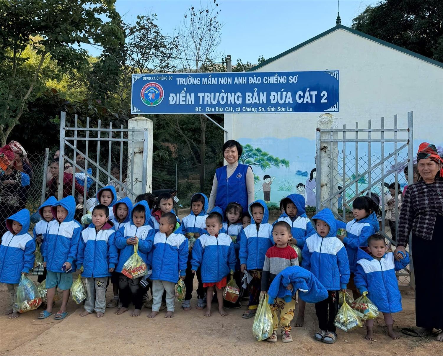 Phật giáo Quảng Ninh hôm nay hiện hữu không chỉ trên non thiêng Yên Tử, mà trong từng nghĩa cử thầm lặng của con người mỗi ngày. Nhiều Phật tử luôn tích cực tham gia các hoạt động thiện nguyện cả trong và ngoài tỉnh