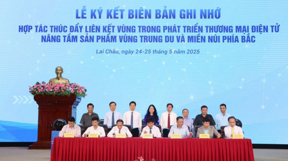 Tăng cường hỗ trợ doanh nghiệp chuyển đổi số trong năm 2025