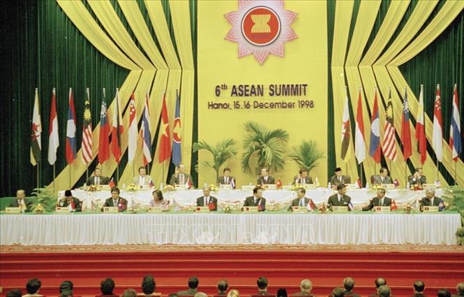 chủ tịch ASEAN 1998