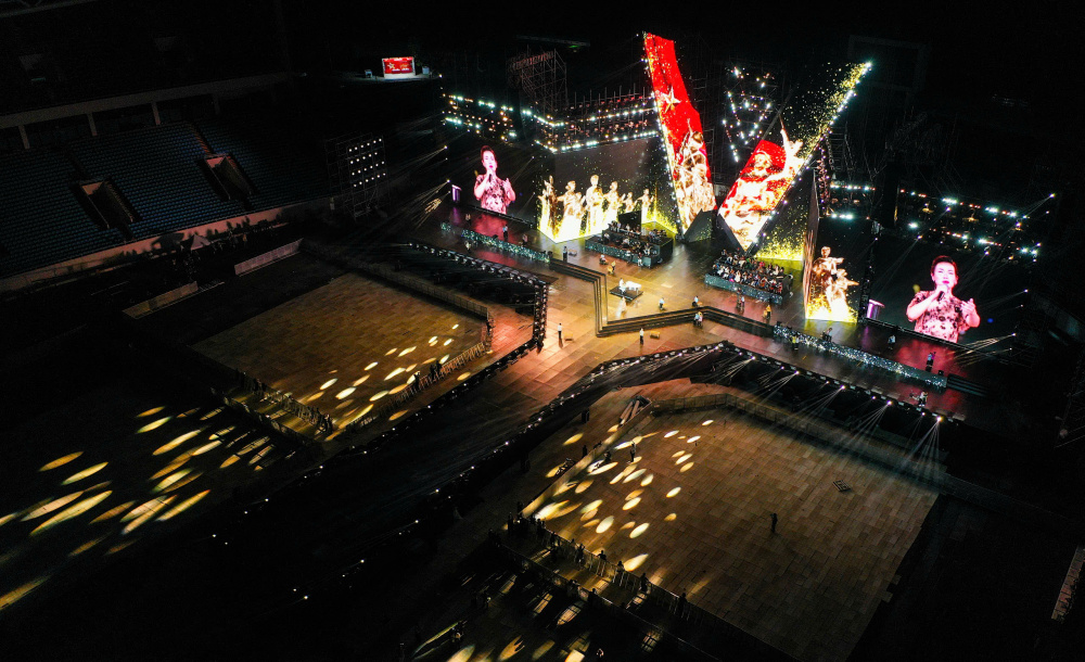 Mỹ Đình rực sáng, sẵn sàng cho đêm diễn ‘Tổ quốc trong tim’