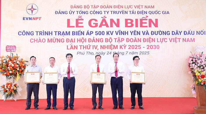 Gắn biển công trình