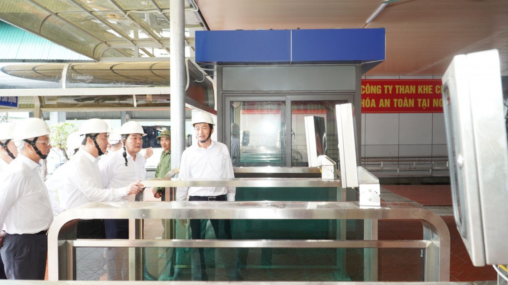 Description: https://vinacomin.vn/userfiles/images/AnhTinTuc/2025/T08/18/gan%20bien/DSC07644.JPG