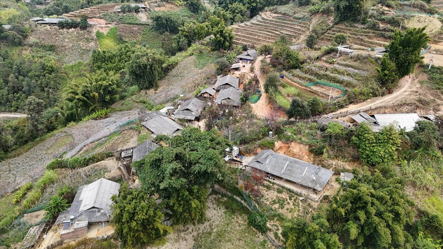 Nhờ sự tận tụy của đội ngũ b&iacute; thư chi bộ, trưởng th&ocirc;n, t&igrave;nh h&igrave;nh KT-XH ở c&aacute;c th&ocirc;n kh&oacute; khăn của M&ugrave; Cang Chải ng&agrave;y c&agrave;ng khởi sắc (Ảnh: Một g&oacute;c th&ocirc;n S&aacute;ng Nh&ugrave;, x&atilde; M&ugrave; Cang Chải)