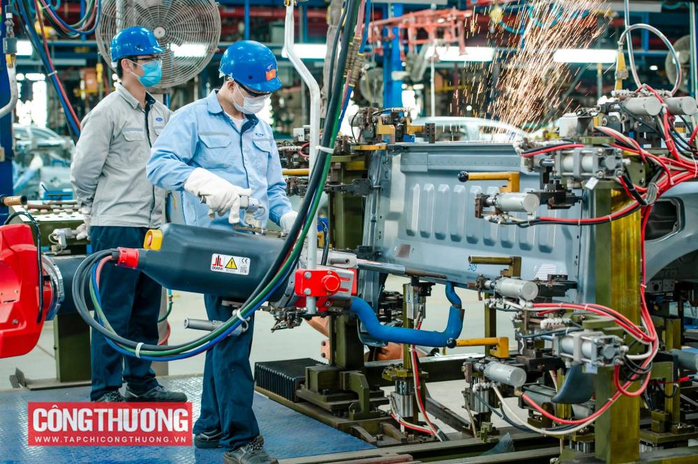 Thủ tướng Chính phủ phê duyệt cắt giảm, đơn giản hóa thủ tục hành chính liên quan đến hoạt động sản xuất, kinh doanh trong 16 lĩnh vực; cắt giảm, đơn giản hóa điều kiện đầu tư kinh doanh trong 12 ngành nghề;  cắt giảm, đơn giản hóa thủ tục hành chính nội bộ trong 5 lĩnh vực