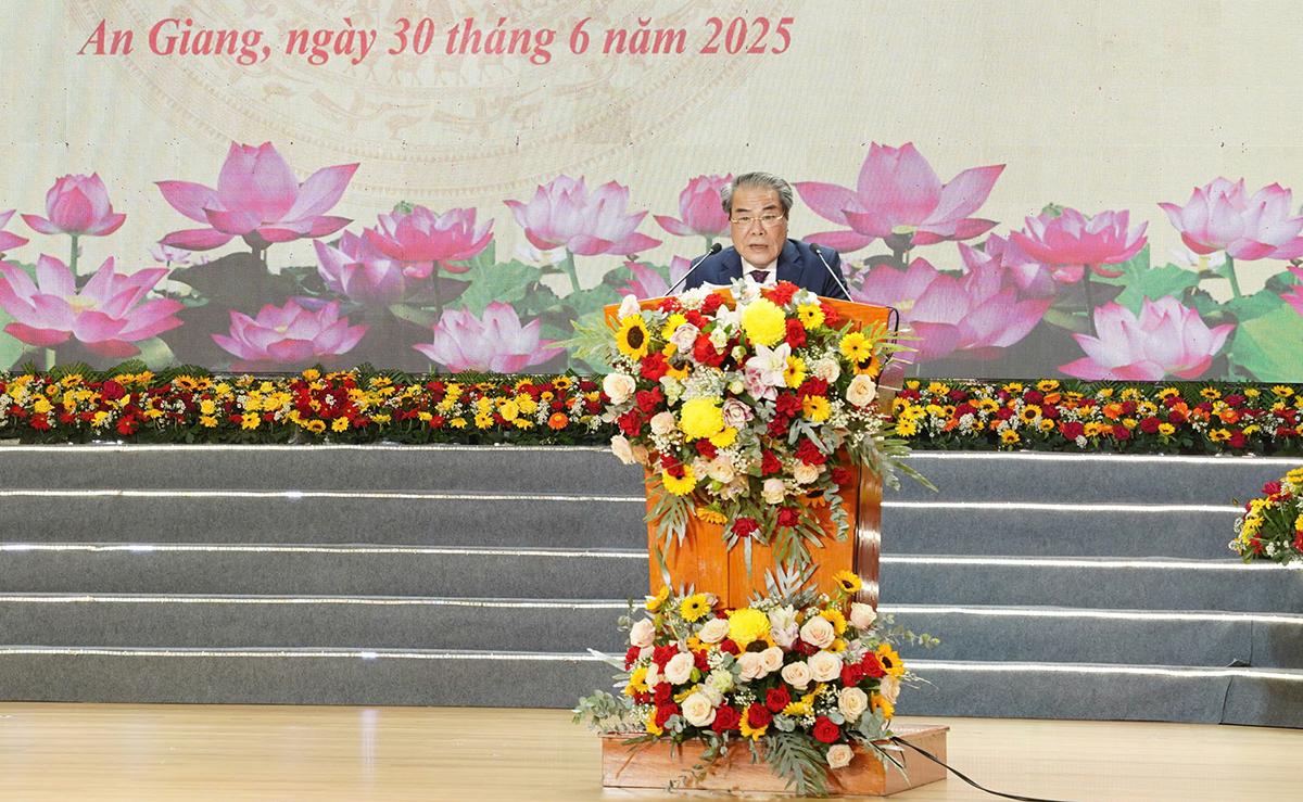 Công bố các nghị quyết, quyết định của Trung ương về tỉnh An Giang