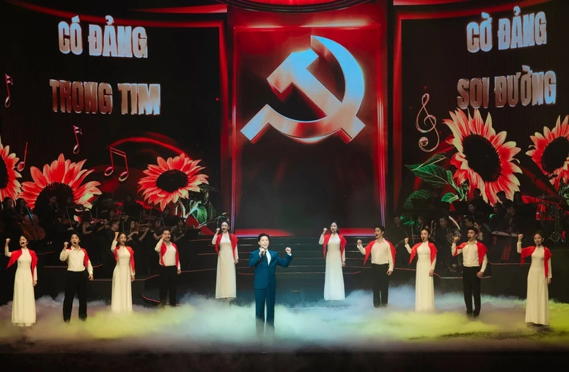 Nghệ sĩ trẻ Anh T&uacute; s&aacute;ng t&aacute;c ca kh&uacute;c về Đảng quang vinh