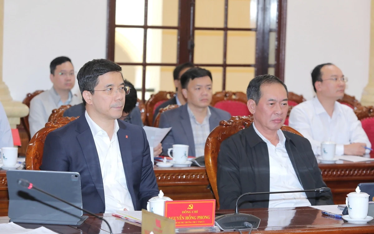 Ban Thường vụ Tỉnh ủy thảo luận c&aacute;c nội dung li&ecirc;n quan trực tiếp đến việc thực hiện nhiệm vụ năm 2026