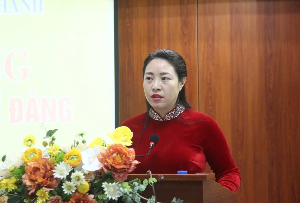 Bồi dưỡng nhận thức về Đảng cho qu&acirc;n nh&acirc;n trong diện nhập ngũ