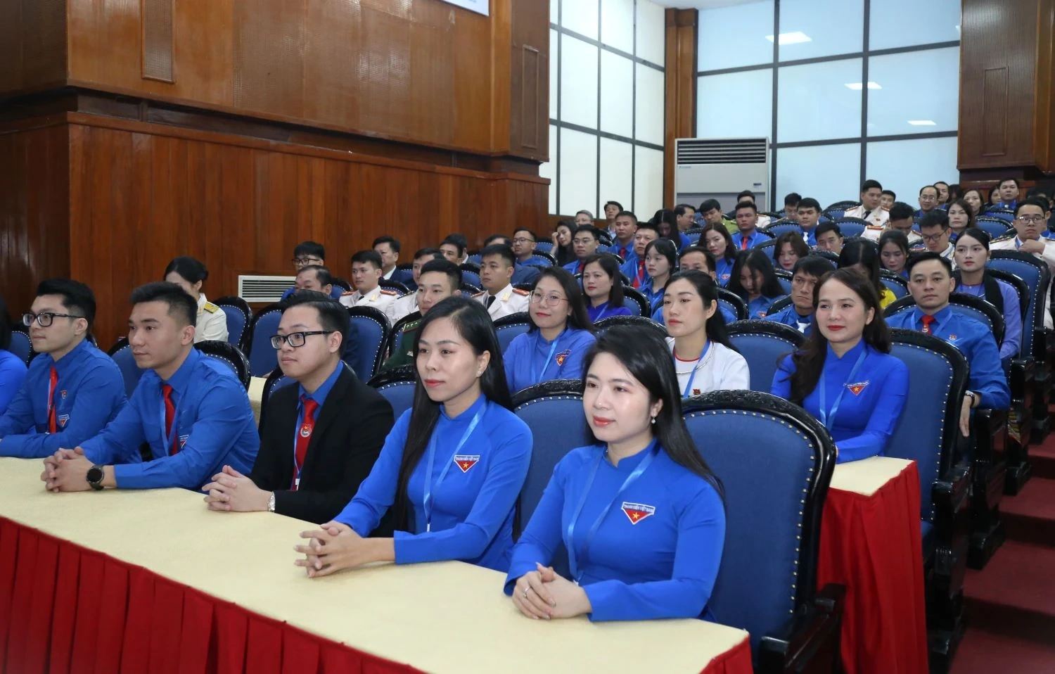 X&acirc;y dựng lớp thanh ni&ecirc;n Thanh H&oacute;a c&oacute; l&yacute; tưởng c&aacute;ch mạng, bản lĩnh ch&iacute;nh trị, đạo đức trong s&aacute;ng, tri thức, kh&aacute;t vọng ph&aacute;t triển