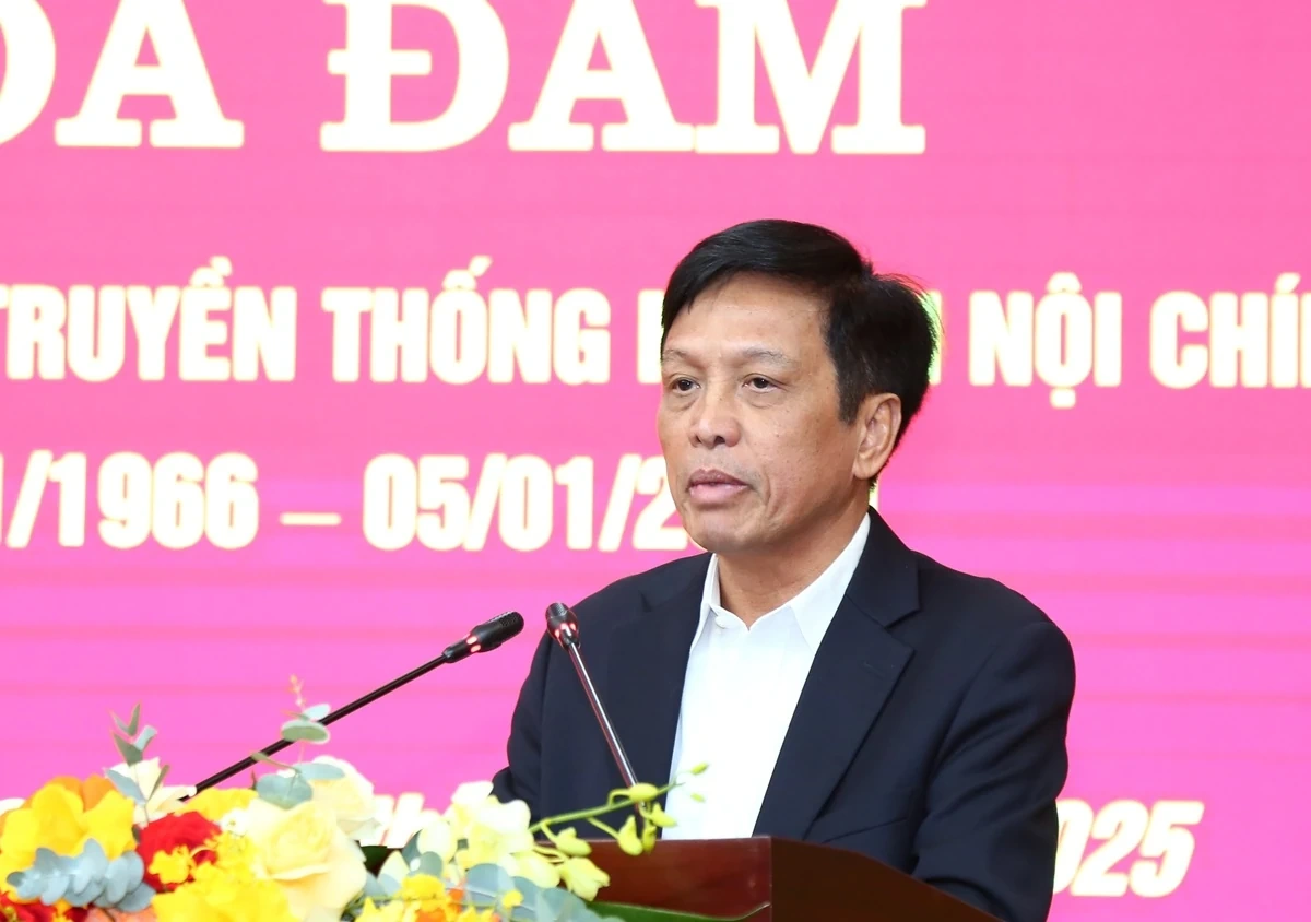 X&acirc;y dựng đội ngũ c&aacute;n bộ ng&agrave;nh Nội ch&iacute;nh Đảng li&ecirc;m ch&iacute;nh, bản lĩnh, trung th&agrave;nh, tr&aacute;ch nhiệm v&agrave; chuy&ecirc;n nghiệp