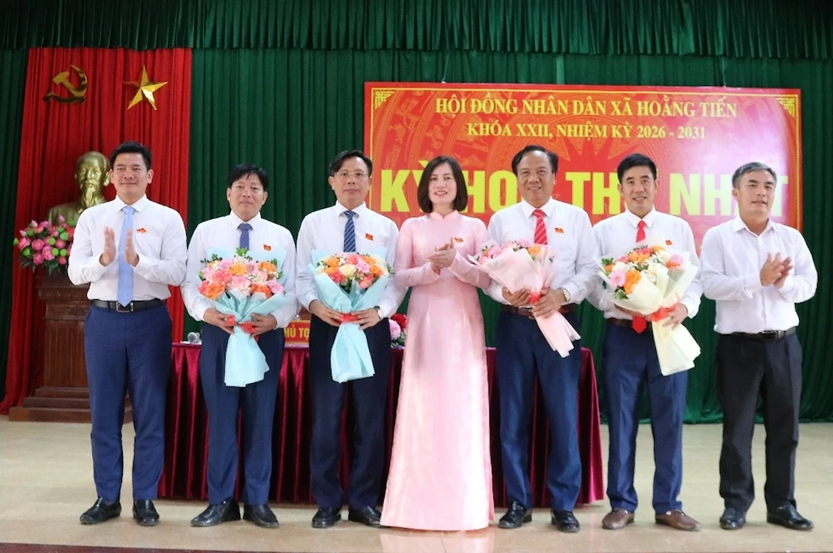 Kỳ họp thứ nhất HĐND xã Hoằng Tiến kiện toàn các chức danh chủ chốt