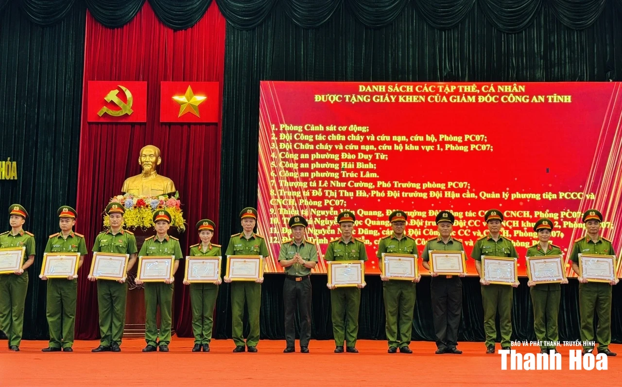Biểu dương, khen thưởng các lực lượng tham gia chữa cháy rừng