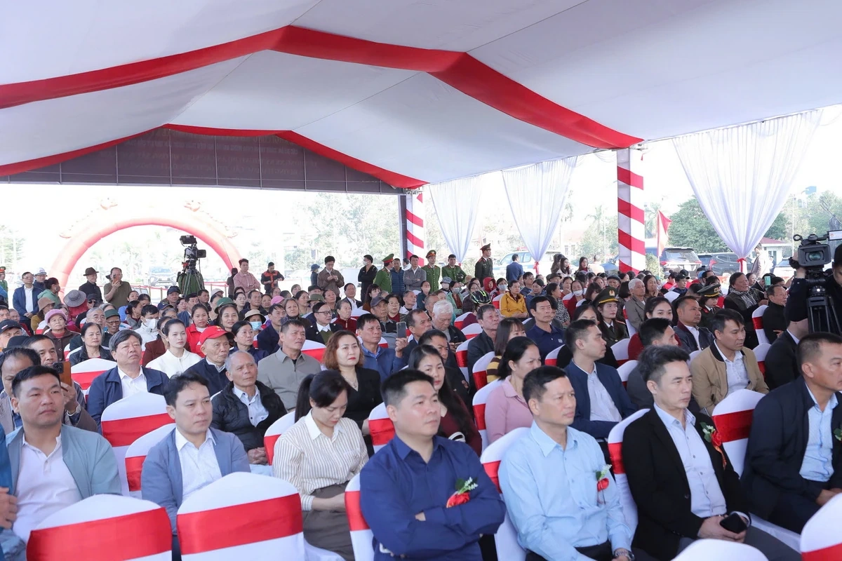 Thông xe kỹ thuật Cầu vượt đường sắt Bắc - Nam chào mừng Đại hội đại biểu toàn quốc lần thứ XIV của Đảng