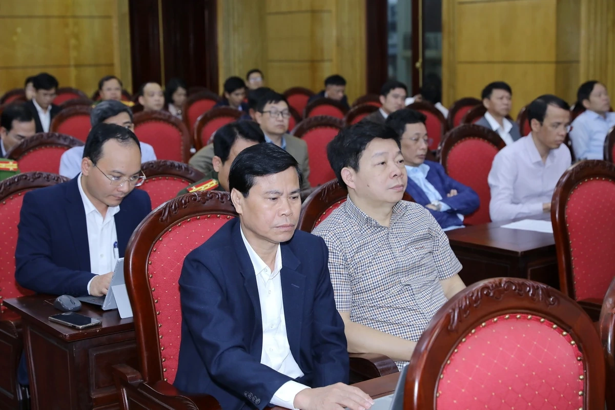 Khẩn trương xây dựng chương trình hành động, phân công rõ trách nhiệm triển khai thực hiện hai Nghị quyết của Bộ Chính trị