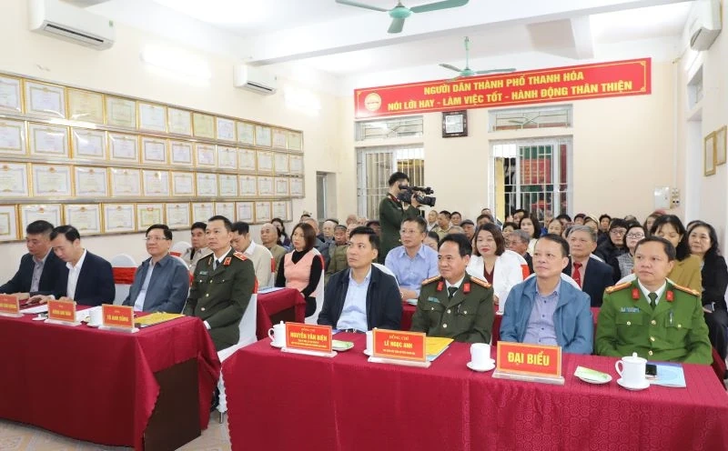 Cử tri tổ dân phố Ba Đình 6 tín nhiệm giới thiệu 6 người ứng cử đại biểu HĐND các cấp