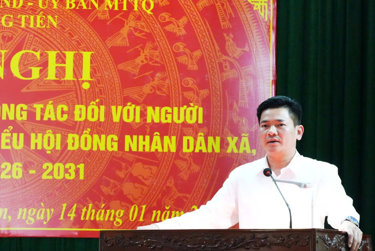 Lấy &yacute; kiến cử tri nơi c&ocirc;ng t&aacute;c đối với người được giới thiệu ứng cử đại biểu HĐND x&atilde; Hoằng Tiến, nhiệm kỳ 2026-2031