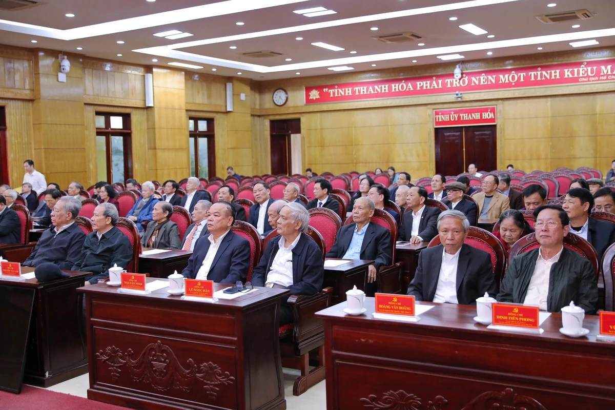 Thường trực Tỉnh ủy gặp mặt nguy&ecirc;n l&atilde;nh đạo tỉnh, c&aacute;n bộ l&atilde;o th&agrave;nh c&aacute;ch mạng nh&acirc;n dịp Tết Nguy&ecirc;n đ&aacute;n 2026