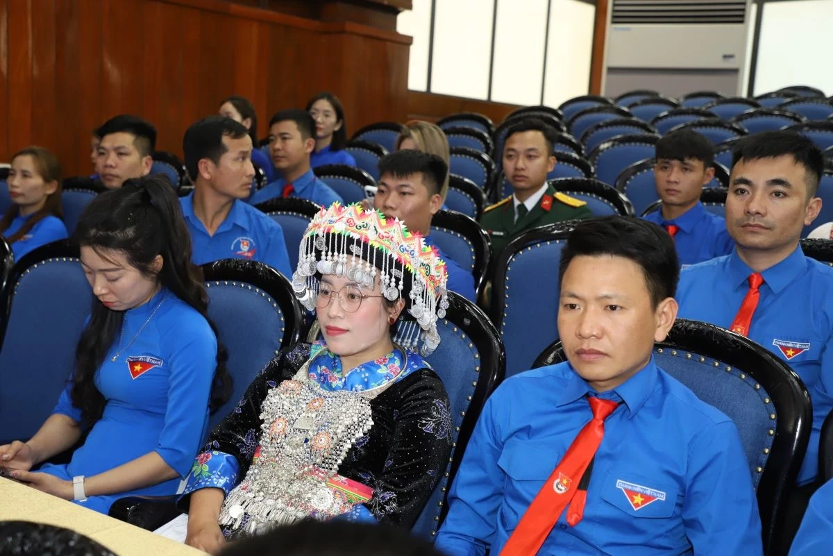 Phát huy mạnh mẽ hơn nữa vai trò tiên phong, xung kích, sáng tạo của thanh niên trong sự nghiệp xây dựng và bảo vệ quê hương, đất nước