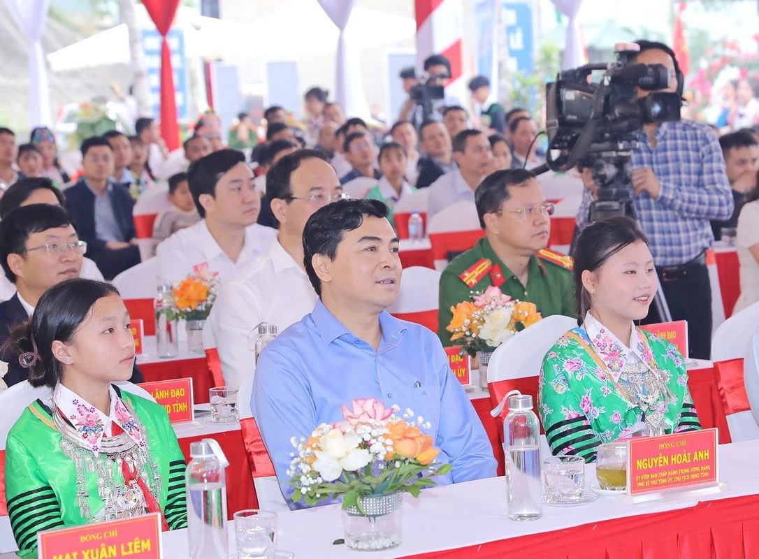 Khởi công Trường phổ thông nội trú liên cấp Tiểu học và Trung học cơ sở Nhi Sơn